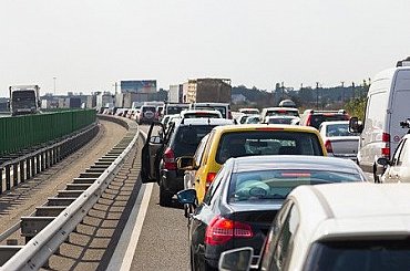 Evropané odmítají zákaz spalovacích motorů, ukazuje velká studie
