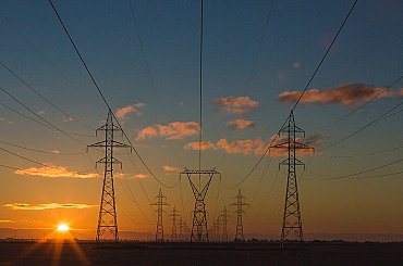 Vyšetřování zatím přesné příčiny blackoutu nezjistilo, pokračuje na víc úrovních
