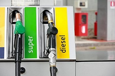 Pohonné hmoty a energie brzdí rychlejší pokles inflace