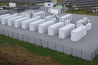 Volba českých miliardářů. Proč staví velká bateriová úložiště jako o závod?