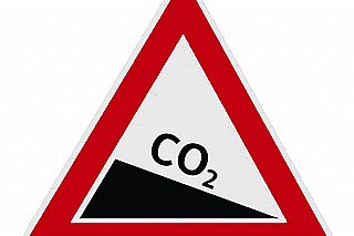 Systém obchodování s emisemi má v EU značnou podporu tvrdí eurokomisař Hoekstra